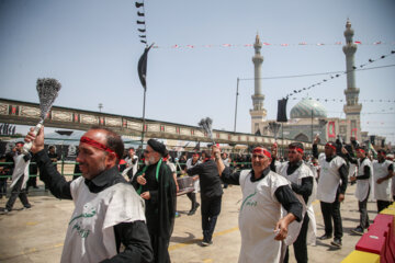 Musulmanes chiíes conmemoran el día de Ashura en Qom 