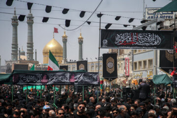 Musulmanes chiíes conmemoran el día de Ashura en Qom 