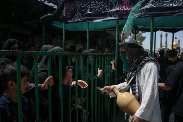 Musulmanes chiíes conmemoran el día de Ashura en Qom 