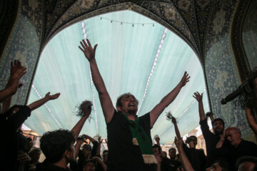 Musulmanes chiíes conmemoran el día de Ashura en Qom 