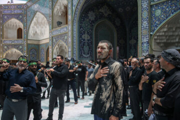 Musulmanes chiíes conmemoran el día de Ashura en Qom 