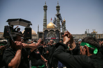 Musulmanes chiíes conmemoran el día de Ashura en Qom 