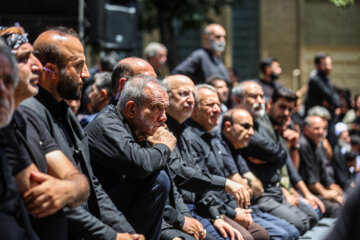 El presidente electo de Irán participa en luto de Ashura