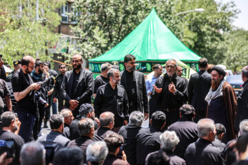 El presidente electo de Irán participa en luto de Ashura