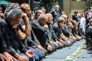 El presidente electo de Irán participa en luto de Ashura