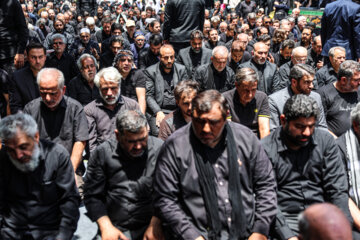 El presidente electo de Irán participa en luto de Ashura