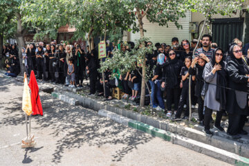 El presidente electo de Irán participa en luto de Ashura