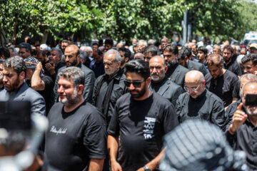 El presidente electo de Irán participa en luto de Ashura