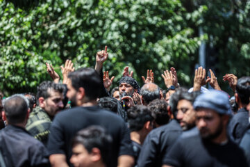 El presidente electo de Irán participa en luto de Ashura