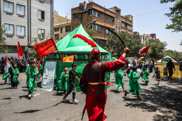 El presidente electo de Irán participa en luto de Ashura