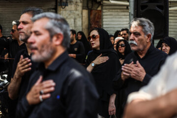 El presidente electo de Irán participa en luto de Ashura