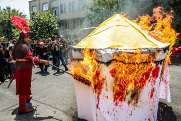 El presidente electo de Irán participa en luto de Ashura