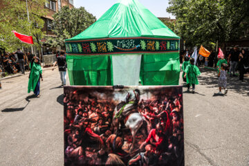 El presidente electo de Irán participa en luto de Ashura