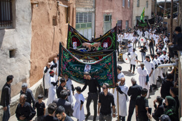 عزاداری روز عاشورا در مجن