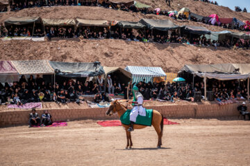 تعزیه عصر عاشورا در روستای رجعین