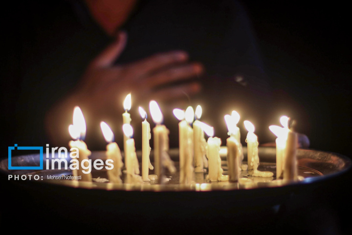 سوگواره شام غریبان/ قم در سوگ غربت اهل بیت (ع) گریست