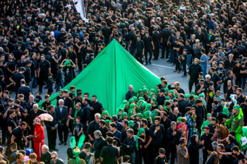 عزاداری و نخل‌برداری عاشورا در حسینیه باغ بهار مهریز