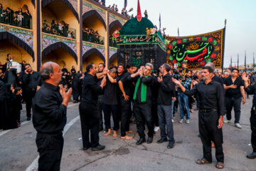 عزاداری و نخل‌برداری عاشورا در حسینیه باغ بهار 