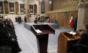 قائد الثورة الاسلامية یستقبل اعضاء مجلس الشورى الاسلامي في طهران