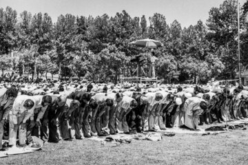 La première prière collective du Vendredi à Téhéran, le 27 juillet 1979

