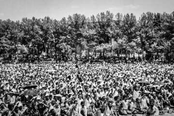 La première prière collective du Vendredi à Téhéran, le 27 juillet 1979

