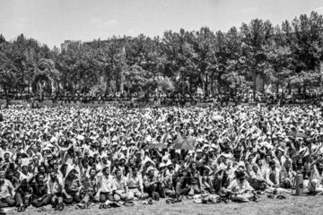 La première prière collective du Vendredi à Téhéran, le 27 juillet 1979

