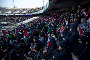 اجتماع دختران انقلاب