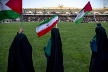 اجتماع دختران انقلاب