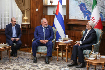 Encuentro del primer ministro cubano con primer vicepresidente iraní 