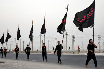 Marche d'Arbaeen sur la route Basra-Karbala