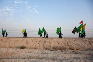 Marche d'Arbaeen sur la route Basra-Karbala