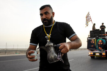 Marche d'Arbaeen sur la route Basra-Karbala