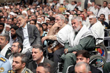 دیدار پیشکسوتان و فعالان دفاع مقدس و مقاومت با رهبر انقلاب