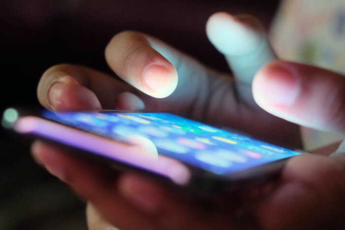 آیا نمایشگرها به چشم شما آسیب میزنند؟