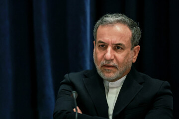 Araghchi: Mit Zelinskys Eingeständnis, dass keine Raketen aus dem Iran nach Russland geschickt wurden, sollte Europa dieser Satire ein Ende setzen