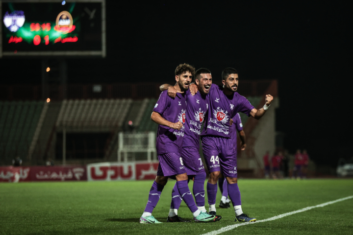 تراکتور ۴ امتیاز تا کسب اولین جام؛ نساجی و هوادار نیاز به معجزه دارند