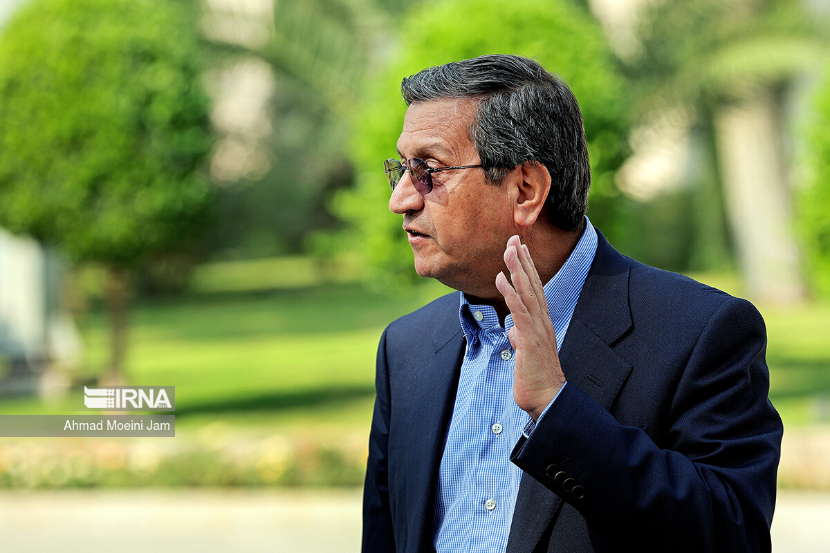 وزیر اقتصاد از گروه صنعتی سامانه الکترونیکی تبریز بازدید کرد وزیر اقتصاد از گروه صنعتی سامانه الکترونیکی تبریز بازدید کرد