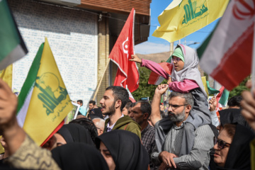 تشییع پیکر شهیده «معصومه کرباسی» و شهید حجت الاسلام «محمد صباحی»