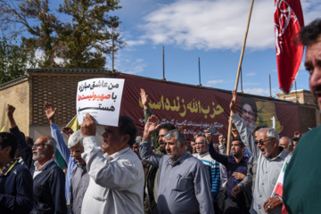 تشییع پیکر شهیده «معصومه کرباسی» و شهید حجت الاسلام «محمد صباحی»