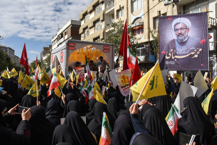 تشییع پیکر شهیده «معصومه کرباسی» و شهید حجت الاسلام «محمد صباحی»