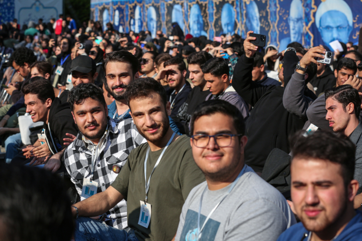 مردان و زنان در کدام دهه عمر بیشتر ازدواج میکنند/افزایش تمایل به داشتن ۳ فرزند