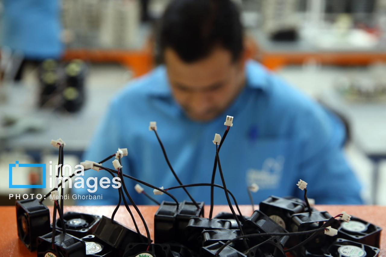 دانشگاه‌ها و دانشجویان به جای مصرف‌ باید تولیدکننده دانش باشند