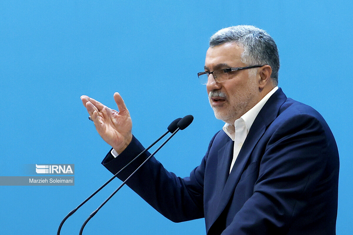 وزیر بهداشت از کمبود داوطلب در رشتههای بیهوشی، طب اورژانس و اطفال خبر داد وزیر بهداشت از کمبود داوطلب در رشتههای بیهوشی، طب اورژانس و اطفال خبر داد