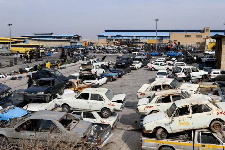 برقی کردن ۶ هزار تاکسی و اسقاط ۷۰ هزار موتورسکیلت در تهران/گامهای کاهش آلودگی هوا