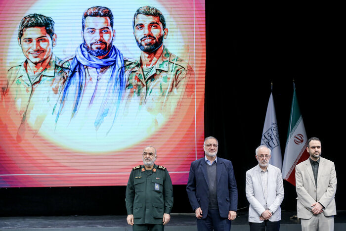 رهبری بر چه کتابهایی تقریظ نوشتند؟ ۷۰ کتابی که ایشان ستایش کردند