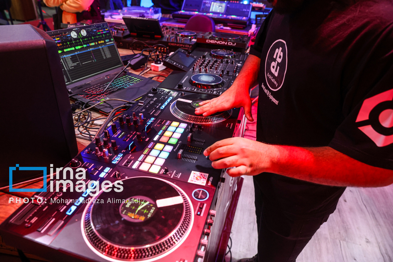 فراخوان دهمین مسابقه رضا کروریان منتشر شد/بازنشر «رد انگشتان من» پس از ۱۳سال