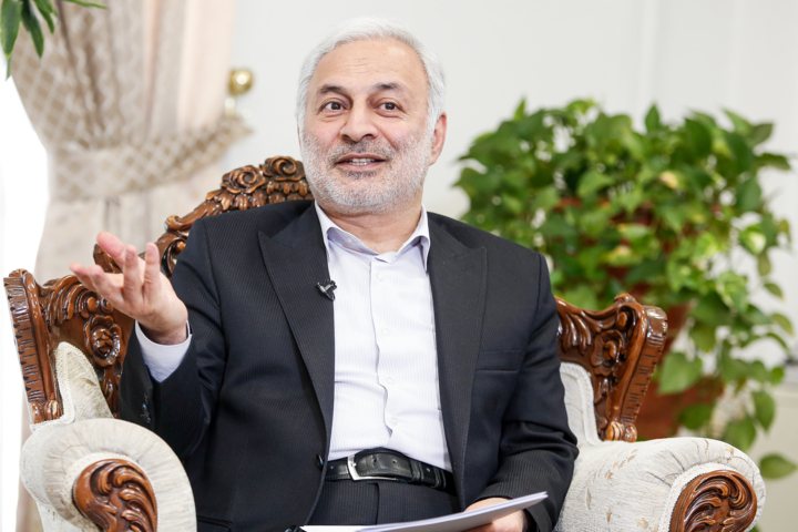 ۱۰۰ روز دیپلماسی کنسولی؛ از آزادی ۱۸۲ زندانی ایرانی تا تسهیل رفتوآمد هموطنان