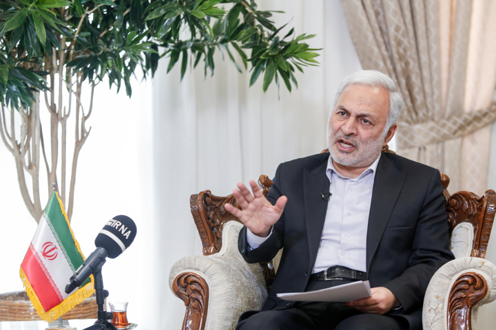 ۱۰۰ روز دیپلماسی کنسولی؛ از آزادی ۱۸۲ زندانی ایرانی تا تسهیل رفتوآمد هموطنان