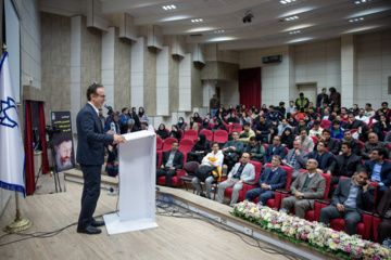 نشست پرسش و پاسخ دانشجویی با استاندار کرمانشاه