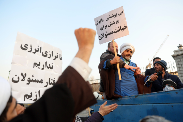 توهین، تهمت و فحاشی در تجمعات، غیرقانونی و قابل پیگیری است